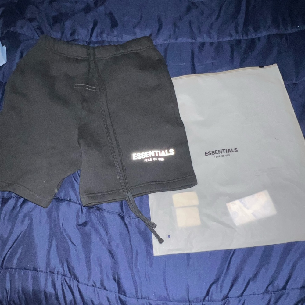 Mens Essentials Shorts NWOT; NEVER WORN